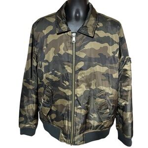 Tommy Hilfiger Men's Laydown Camo Military Bomber Jacket size Large.